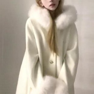毛领斗篷白色夹棉加厚毛呢外套女秋冬季气质时尚中长款高级感大衣