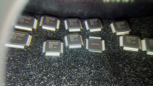 模数转换器 Maxim MAX1308ECM+T   封装/规格：48-LQFP