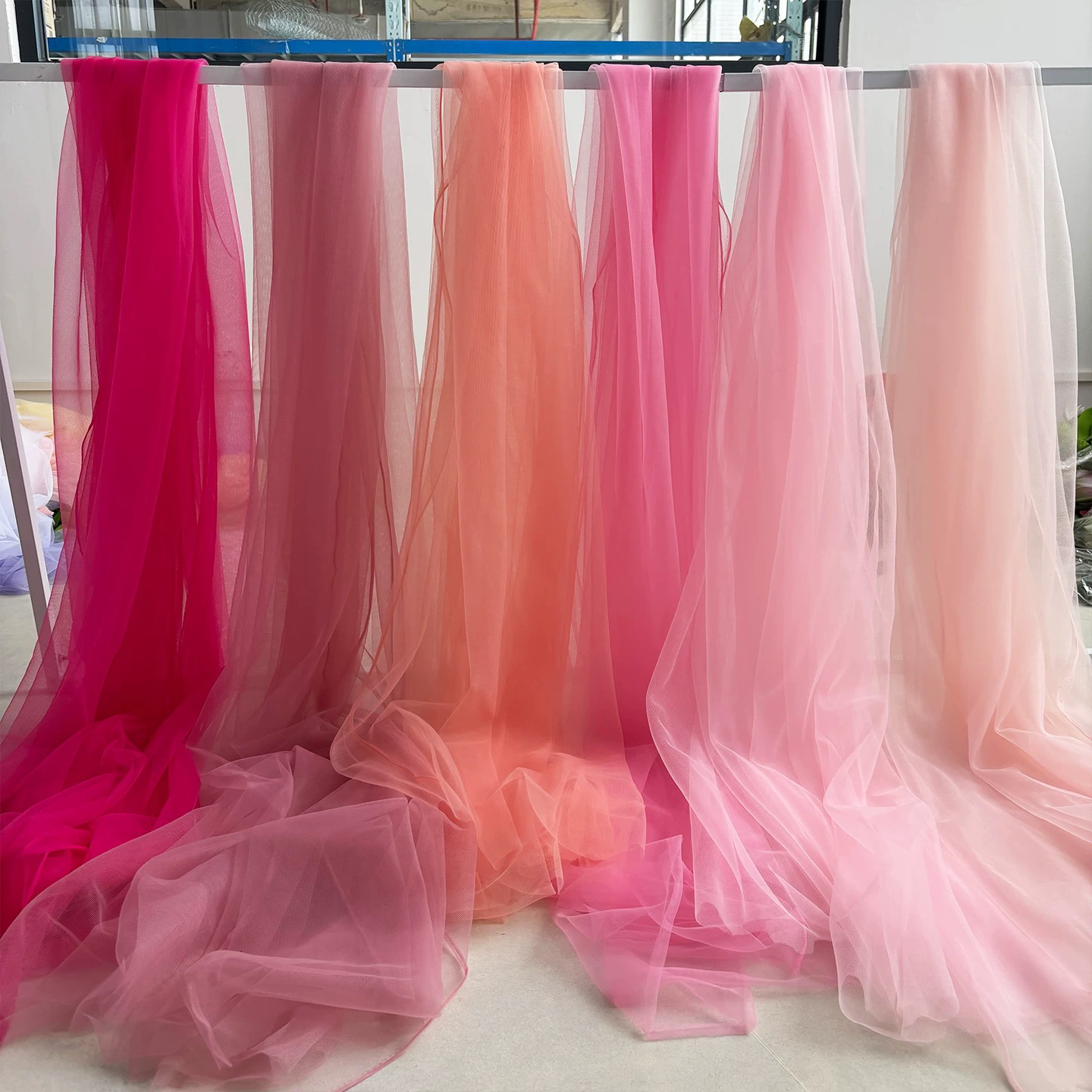 樱花粉色浅粉色软纱幔婚礼迎宾背景瀑布纱美容院私密空间布置纱缦