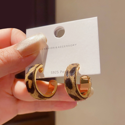 2025新款复古几何豹纹圆圈耳圈耳环女秋冬高级感夸张小众气质耳饰