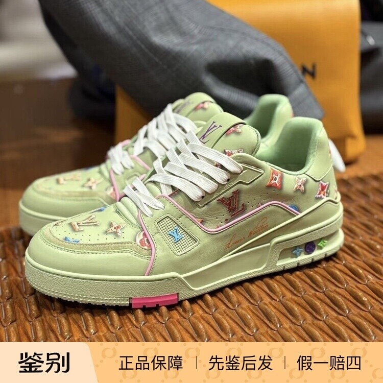 奢店 2026新款 LV/路易威登 TRAINER 多巴胺运动鞋 1AJWF4 1AJWFO