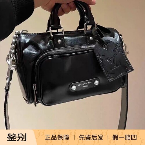 奢店代购 2025新款 LV/路易威登 KEEPALL CARGO 25 单肩包 M13988