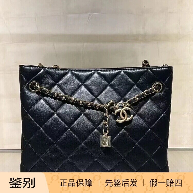 奢店代购 2025b 新款正品 CHANEL/香奈儿 抛光羊皮小号购物单背包