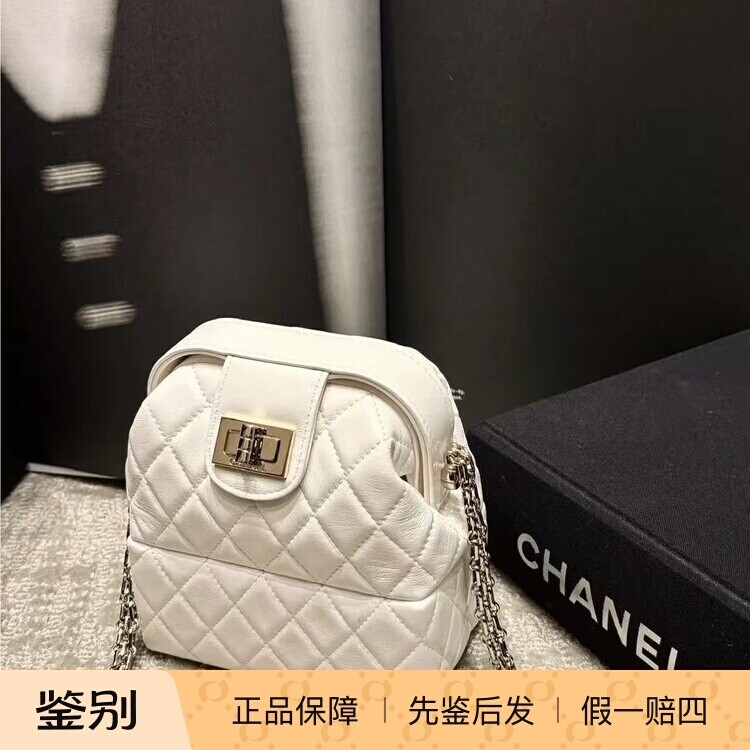 奢店代购2025a新款正品 CHANEL/香奈儿 抛光小羊皮链条牛奶盒子包