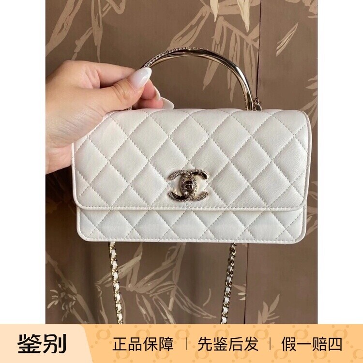 奢店代购 2024新款Chanel/香奈儿 水钻金属手柄白色羊皮woc发财包