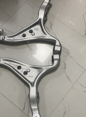 适用于奔驰166吉普车奔驰Ml300 GLE300 GLE350下摆臂下三角支臂