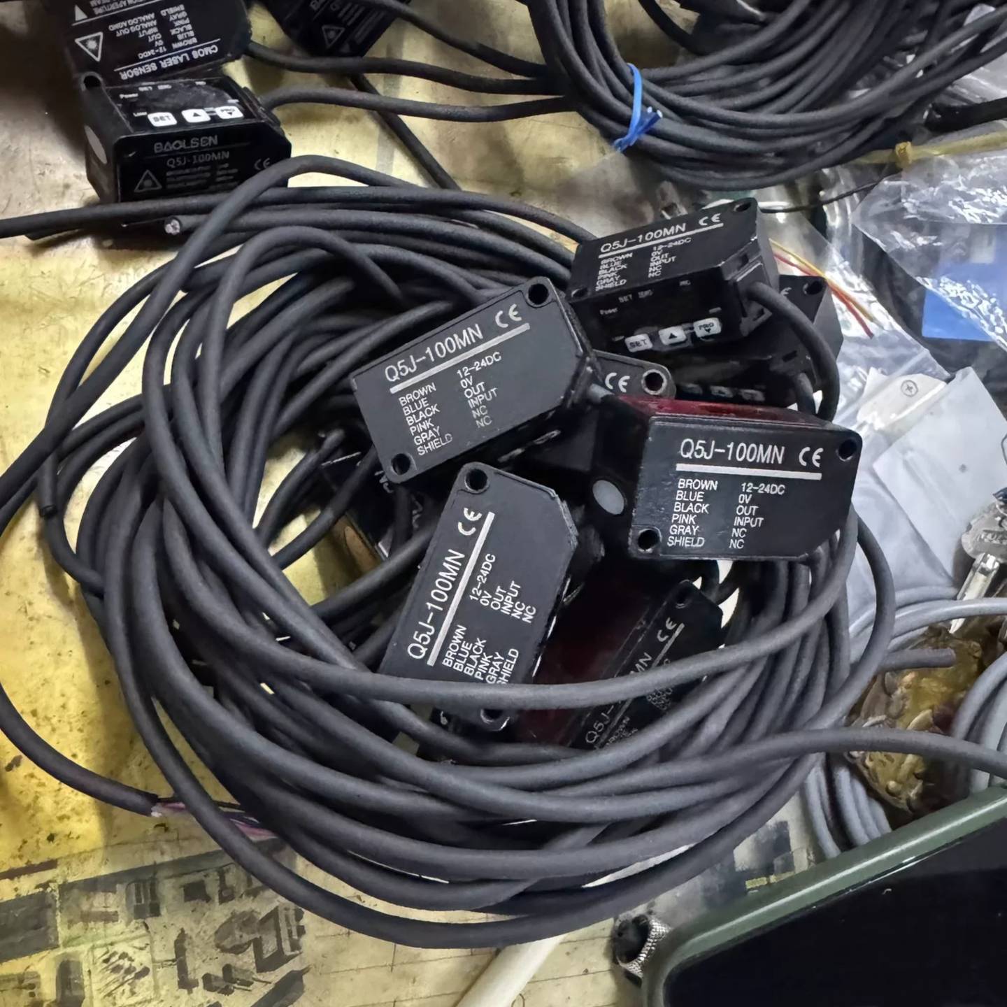 可议价传感器堡勒Q5J-100MN，激光位移传感器，线长40公分