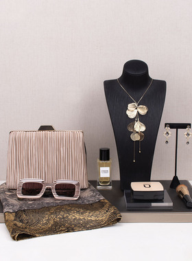 样板间梳妆台摆件软装衣帽间展厅摆台丝巾首饰艺术风格形衣橱饰品