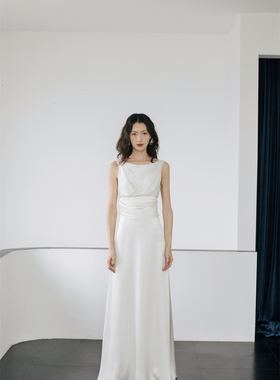 2025新法式显瘦醋酸缎面露背新娘结婚晨袍敬酒宴会晚礼服轻婚纱