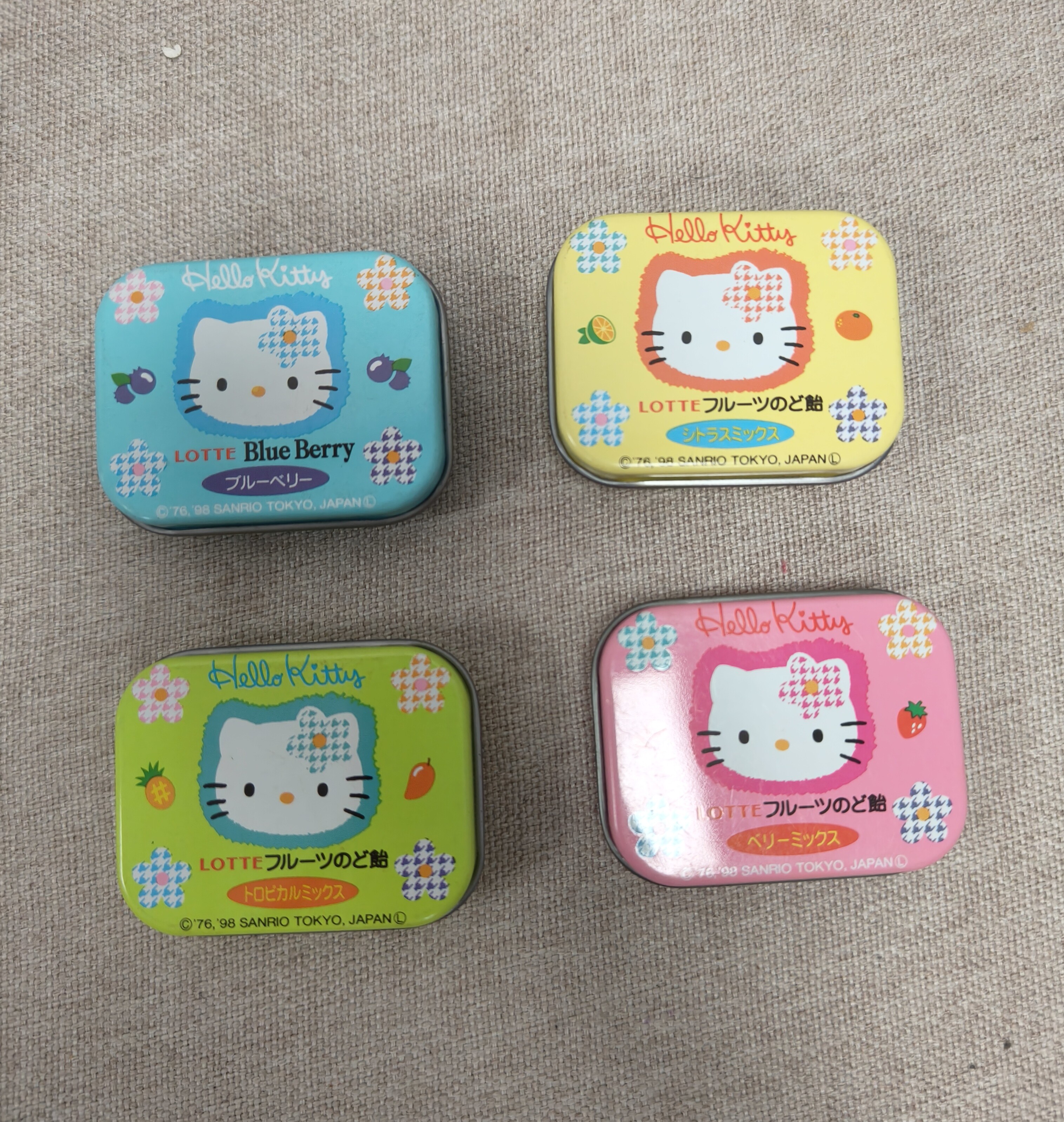 Hellokitty中古稀有1998年糖果盒收纳盒药盒