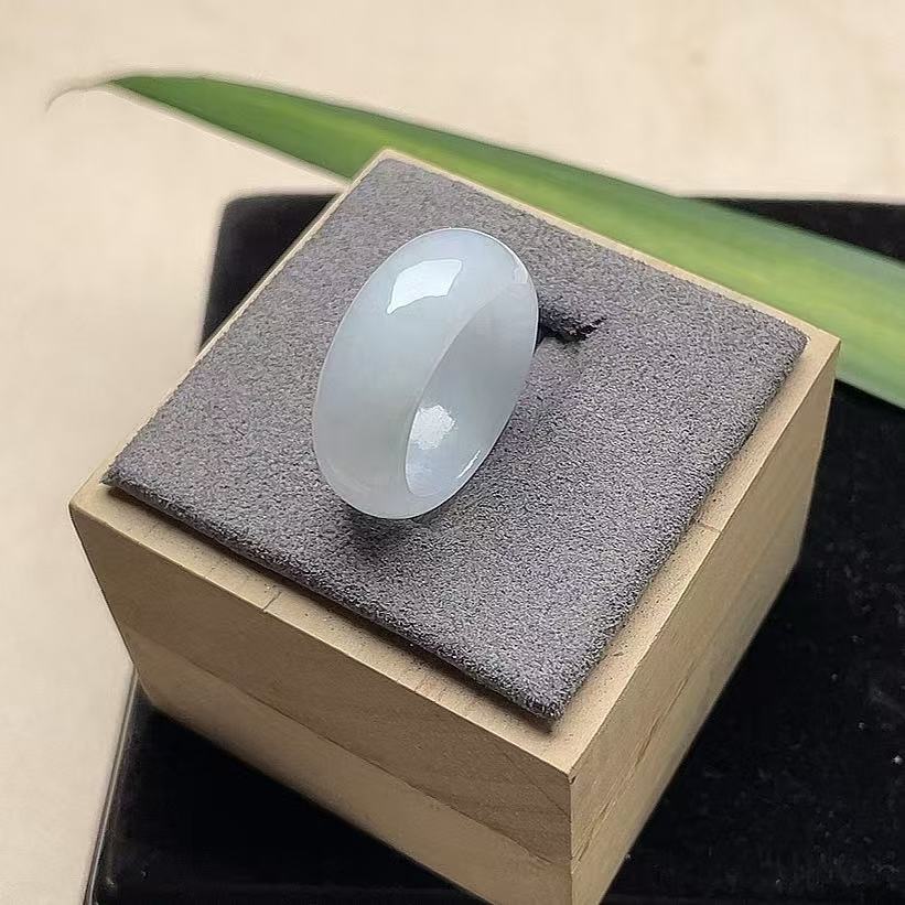 天然A货翡翠糯种戒指16.9mm