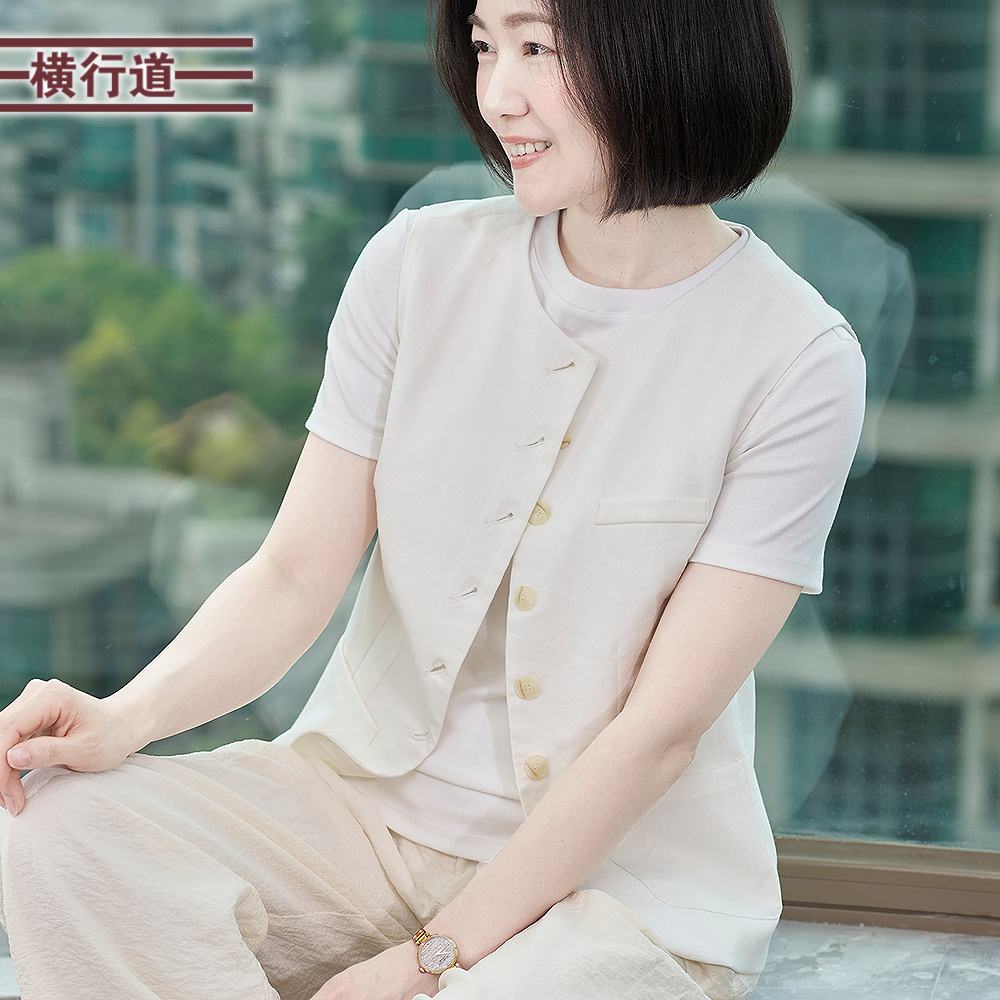 纯色马甲女装无袖坎肩上衣2025夏装新款叠穿通勤风圆领白色马夹