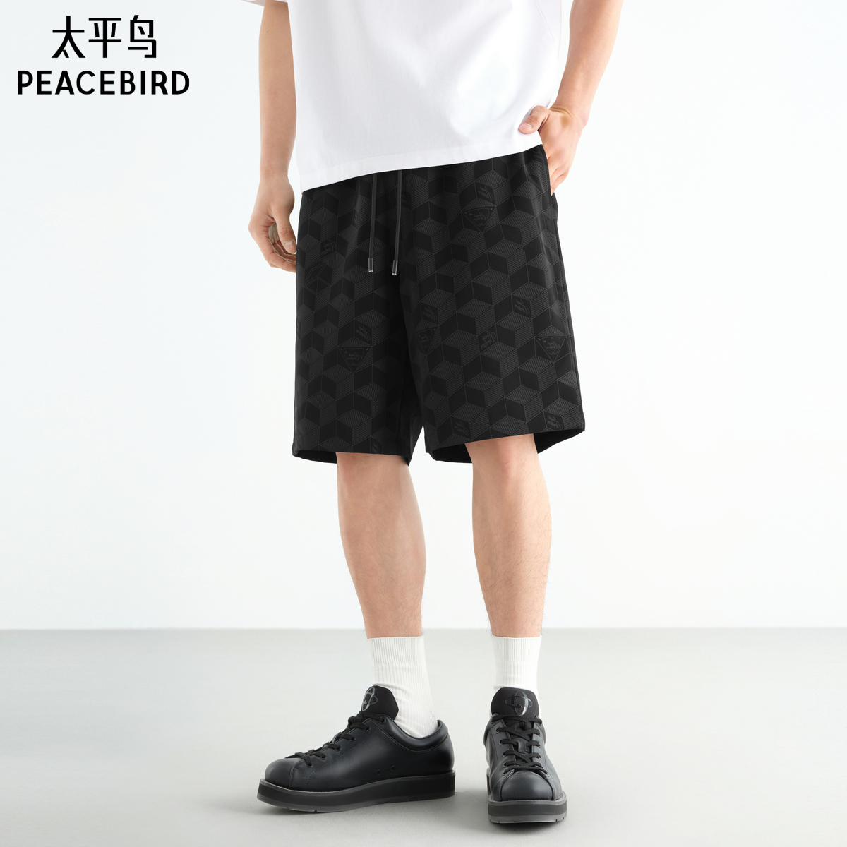 太平鸟夏季满版印花中裤