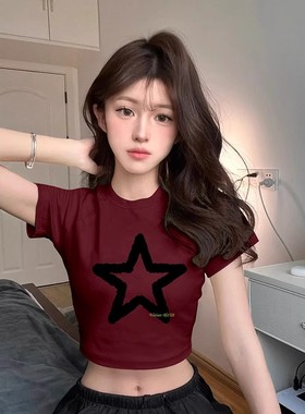 多巴胺女孩穿搭酒红色短款露脐t恤女夏季星星印花短袖正肩上衣潮