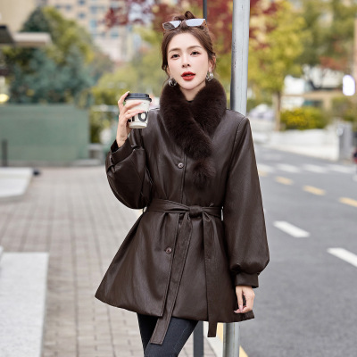 今年流行特惠女式羽绒服2025多级新款气质狐狸毛领中长款PU皮白