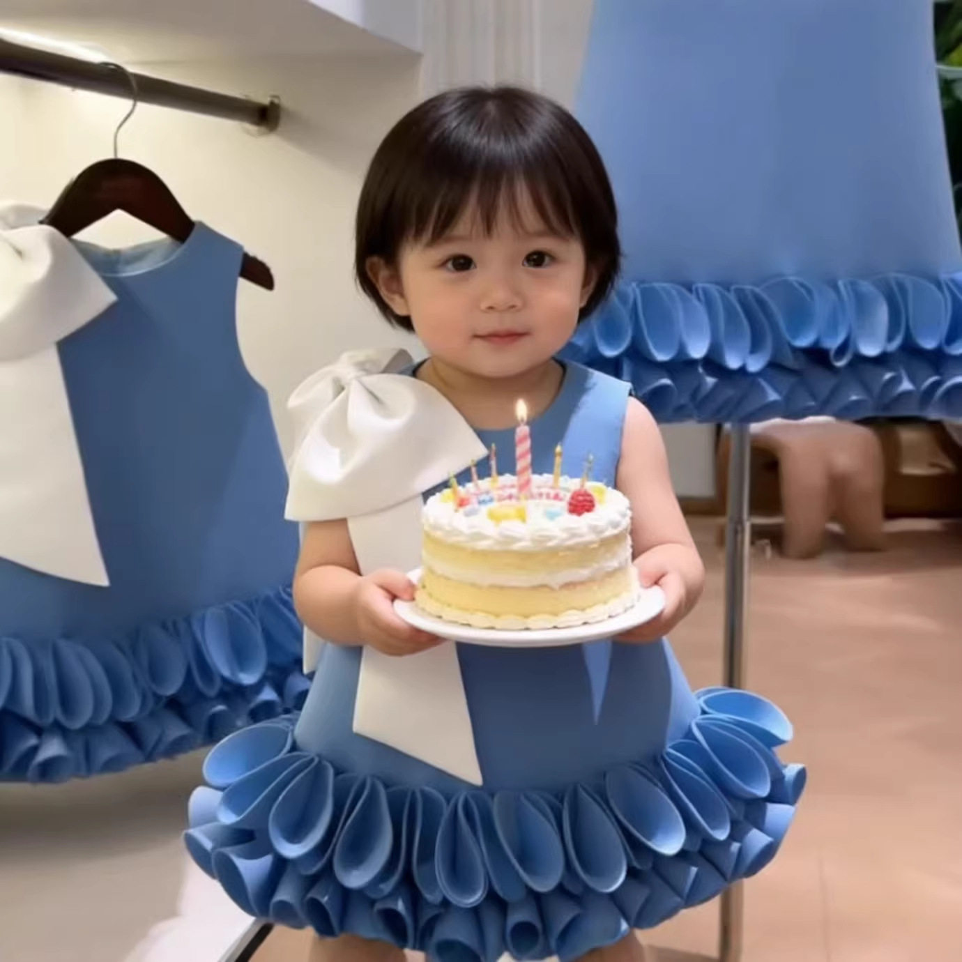 小童蓝色立体花瓣公主裙女宝宝周岁宴生日礼服大蝴蝶结无袖蛋糕裙