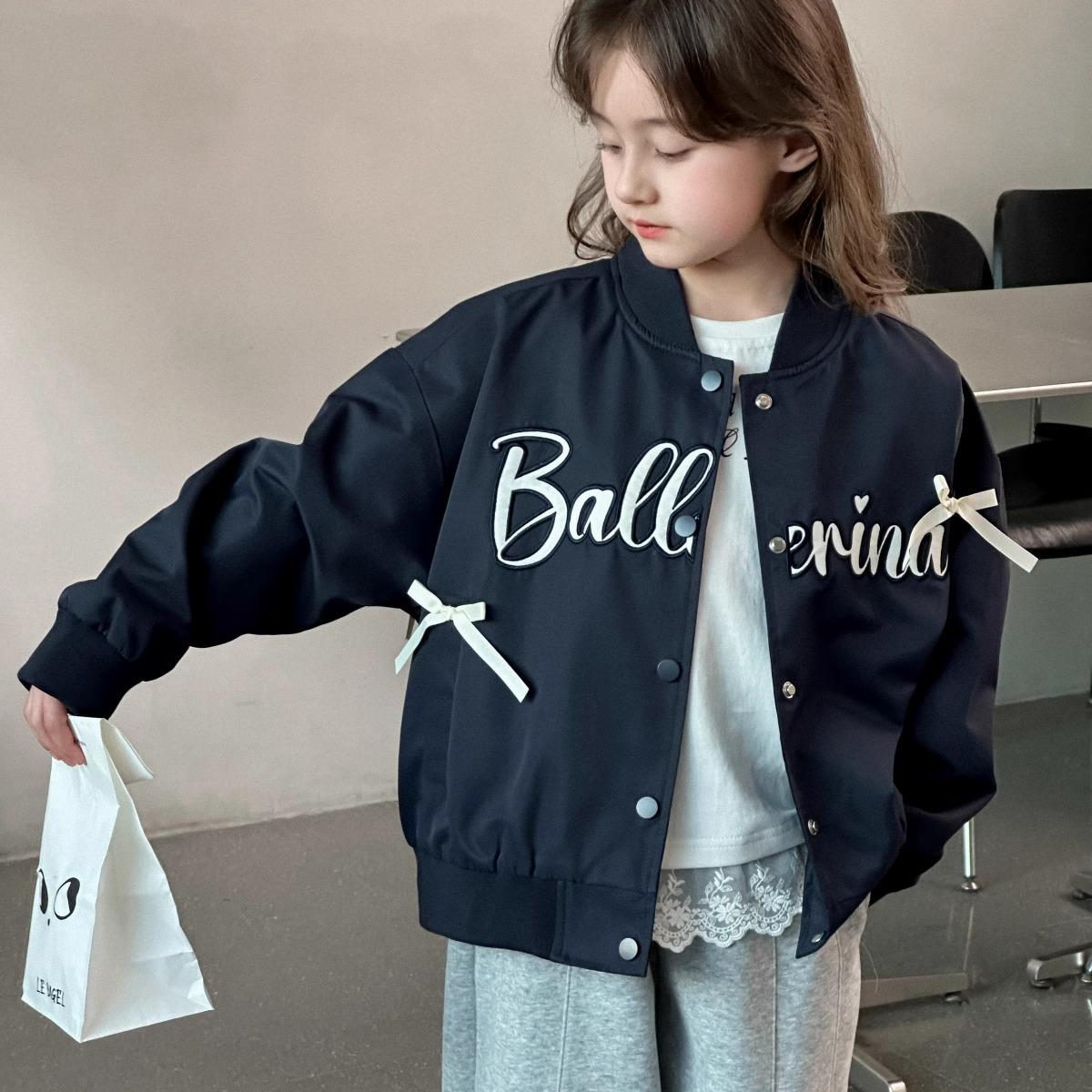女童外套2025春季新款儿童蝴蝶结字母棒球服中大童韩系超好看春装