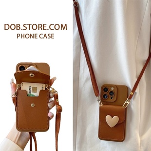简约奶茶色爱心零钱卡包适用苹果16promax手机壳iPhone17背带斜挎15挂绳13/14全包12软硅胶78PLUS挂脖XR防摔