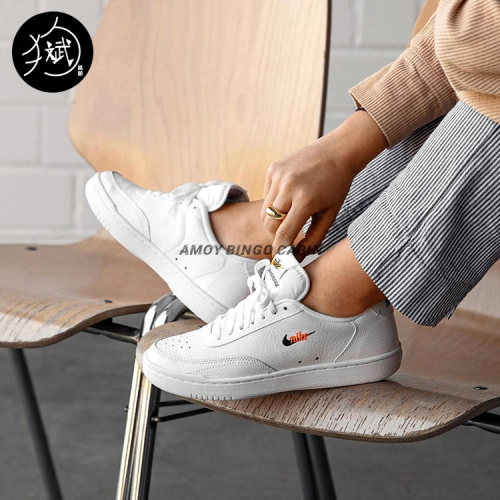 NikeCourtVintage女子小logo板鞋