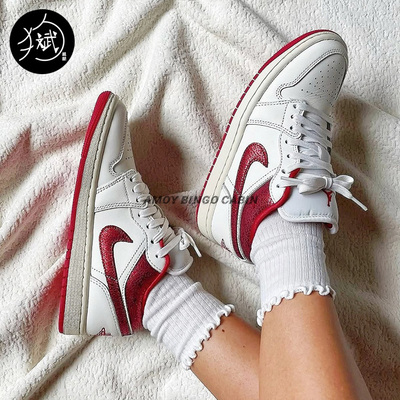 Nike耐克Air Jordan 1 Low女子白红复古运动休闲篮球鞋HJ9338-106