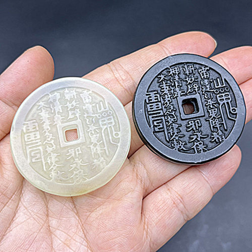 玉山鬼花钱吊坠岫玉墨绿玉项链坠