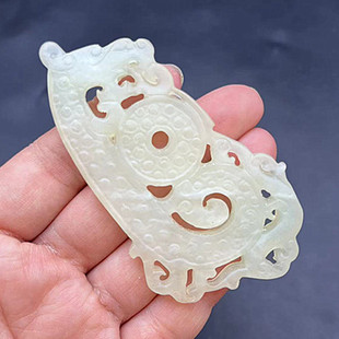 岫玉龙型吊坠挂件仿古双面镂空雕刻龙凤呈祥玉佩玉坠汉服腰佩流苏