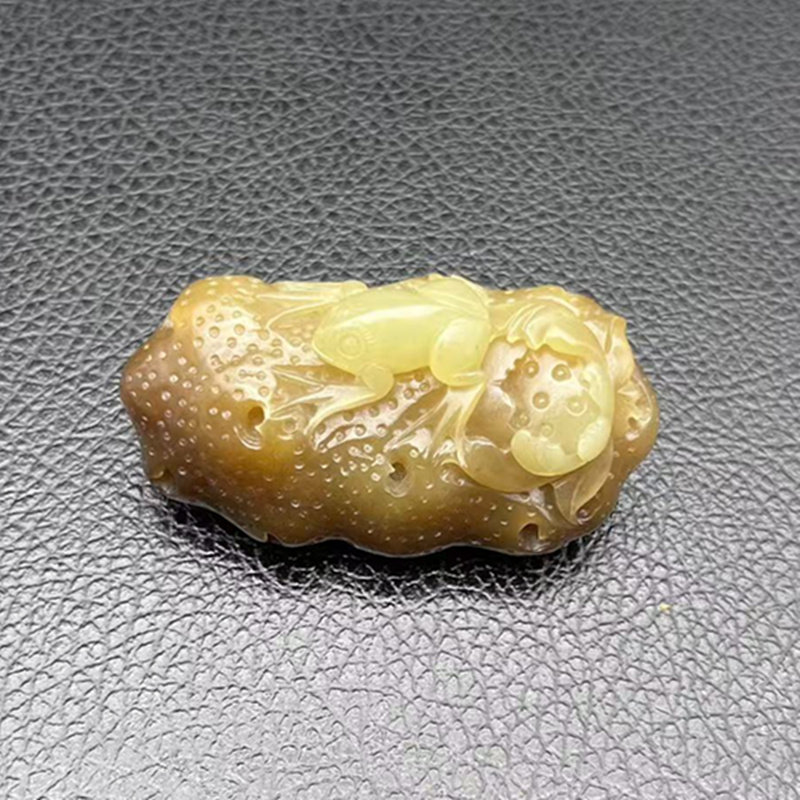 和田玉青蛙莲花玉佩玉坠糖玉呱呱来财吊坠挂件青莲颈饰毛衣坠腰佩