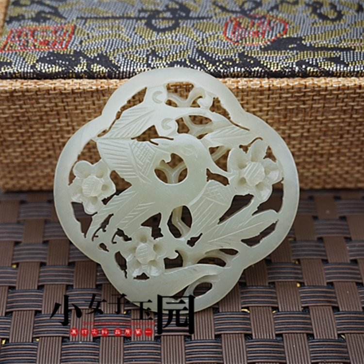 拉丝镂空喜鹊闹梅镶嵌仿古吊坠