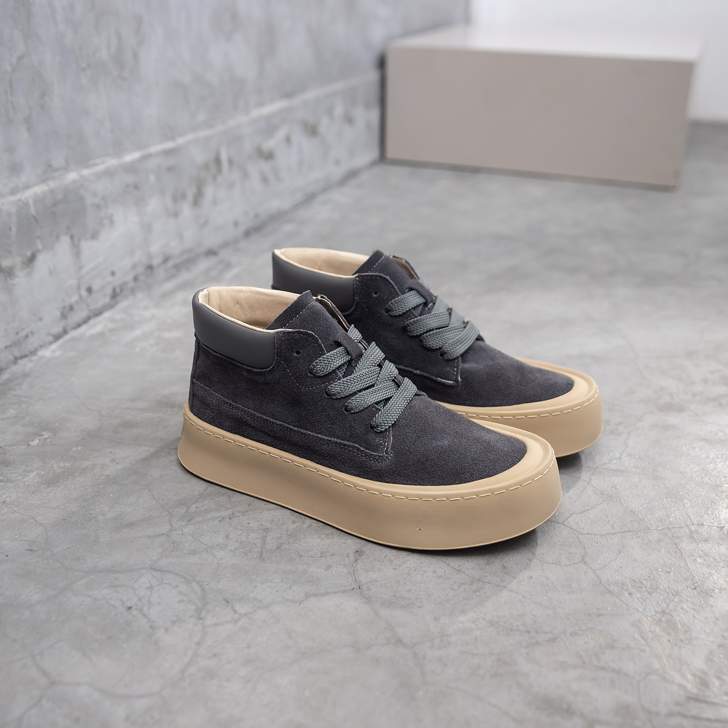 25秋冬新款高帮板鞋男真皮厚底靴