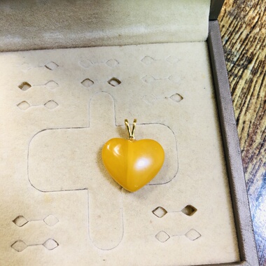 天然鸡油黄蜜蜡爱心17X20X7MMs925银镶嵌吊坠原石简单百搭琥珀女