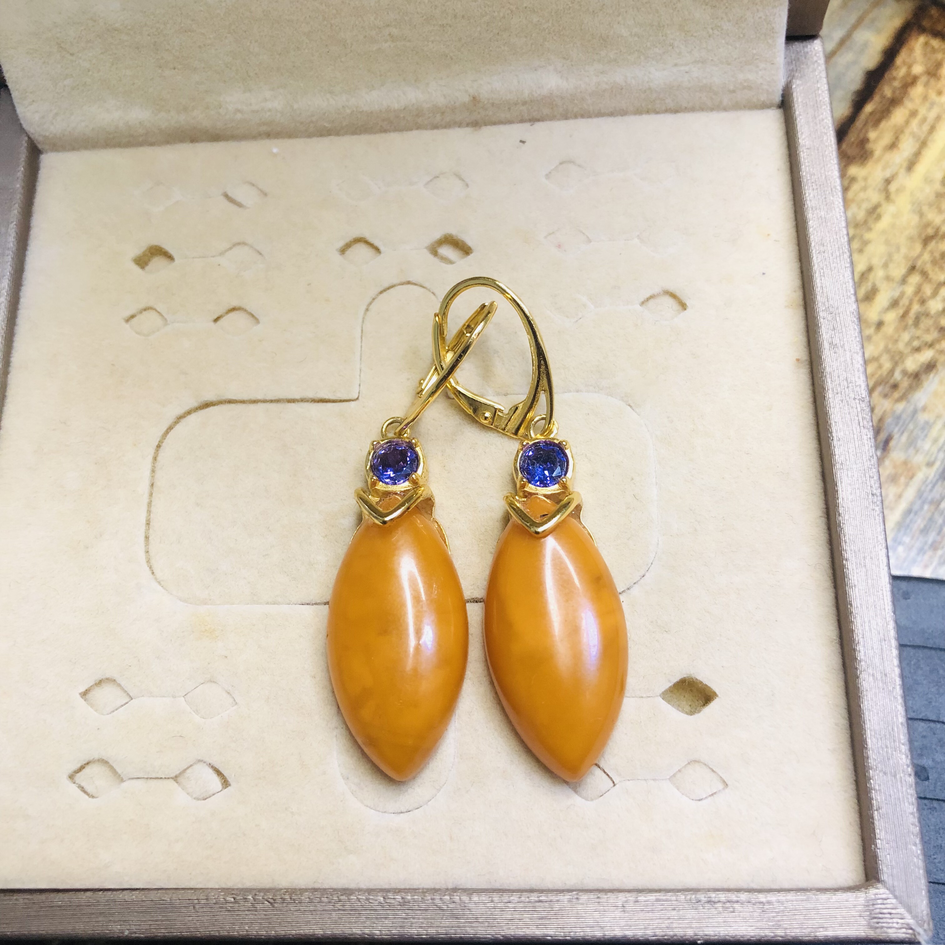 925纯银镶天然j鸡油红蜜蜡马眼13X27MM耳环俄料琥珀鸡油黄耳饰耳