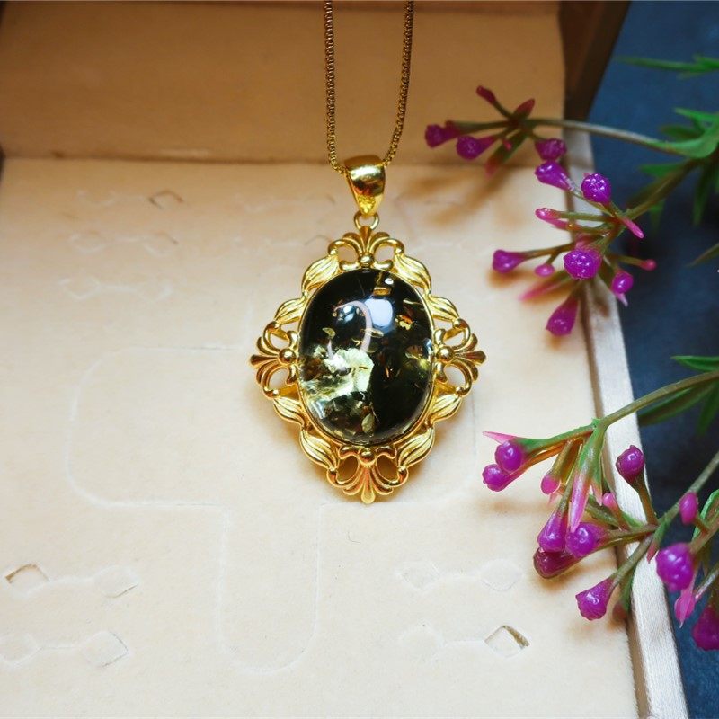 天然绿珀吊坠女款琥珀S925银镶嵌净水宫廷中国风项链百搭绿松石款