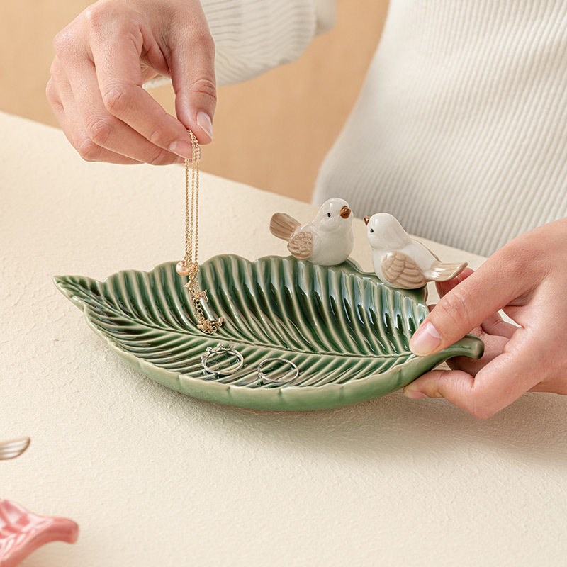 绿叶小鸟收纳盘陶瓷首饰碟珠宝展碟
