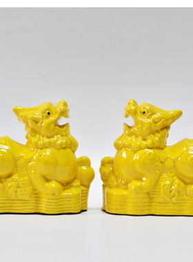 陶瓷貔貅摆件一对貔貅招财貔貅黄色红色
