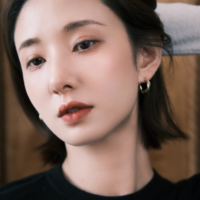 高级感简约风素圈麻花编织925银针耳圈个性冷淡风通勤首选小众