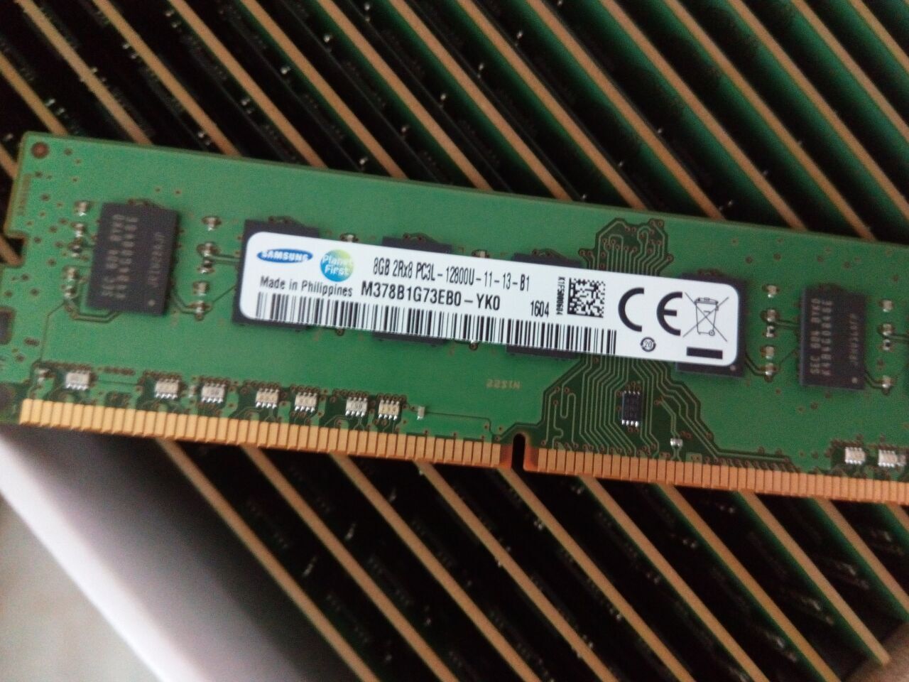 原装内存三星8G1600台式机