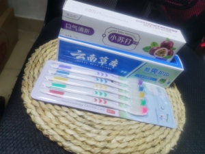 小苏打牙膏水果味牙膏亮白去黄去口臭护龈清新口气薄荷味家庭实惠