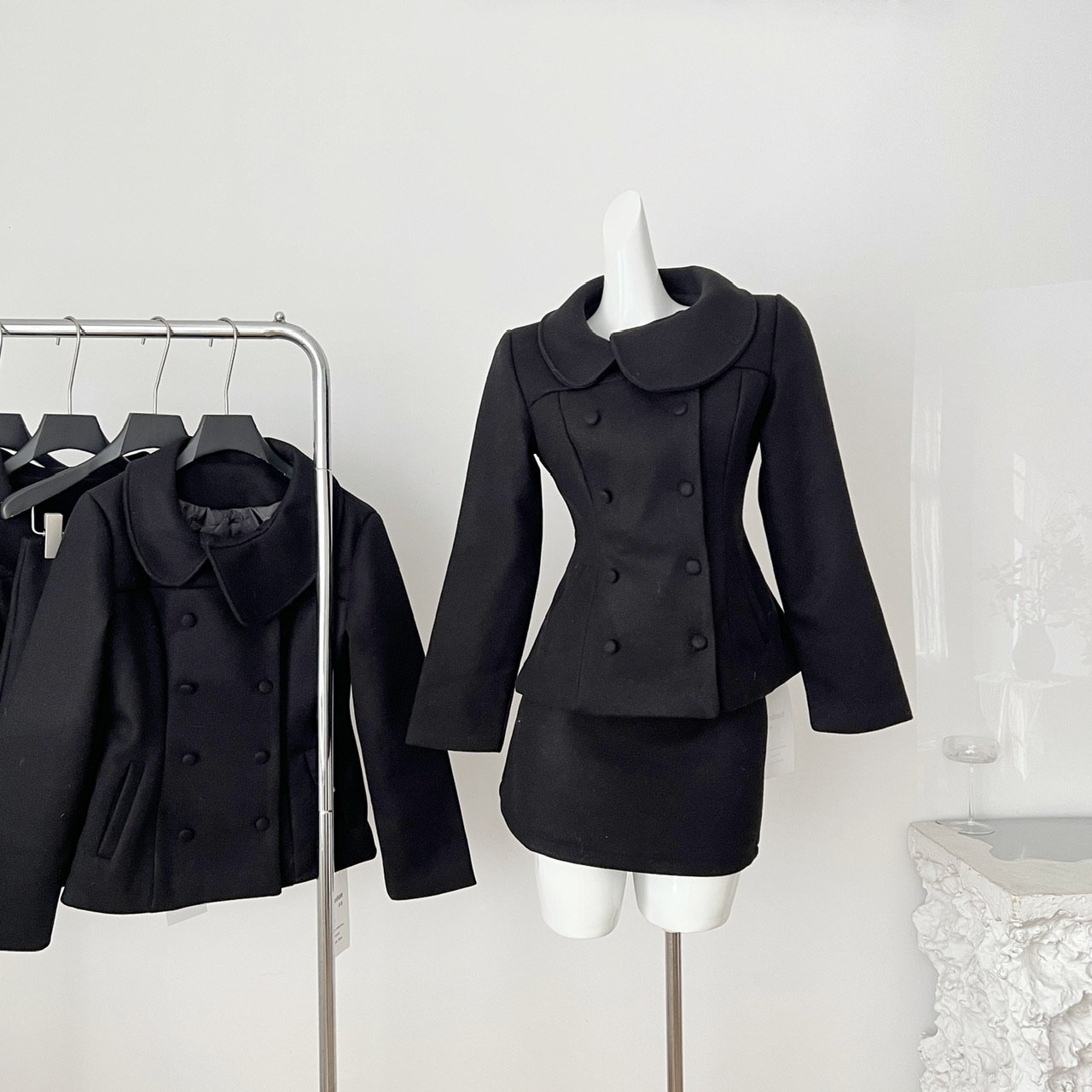 画解WAHJU 智秀感冬季千金风立领设计气质显瘦毛呢外套女半裙套装