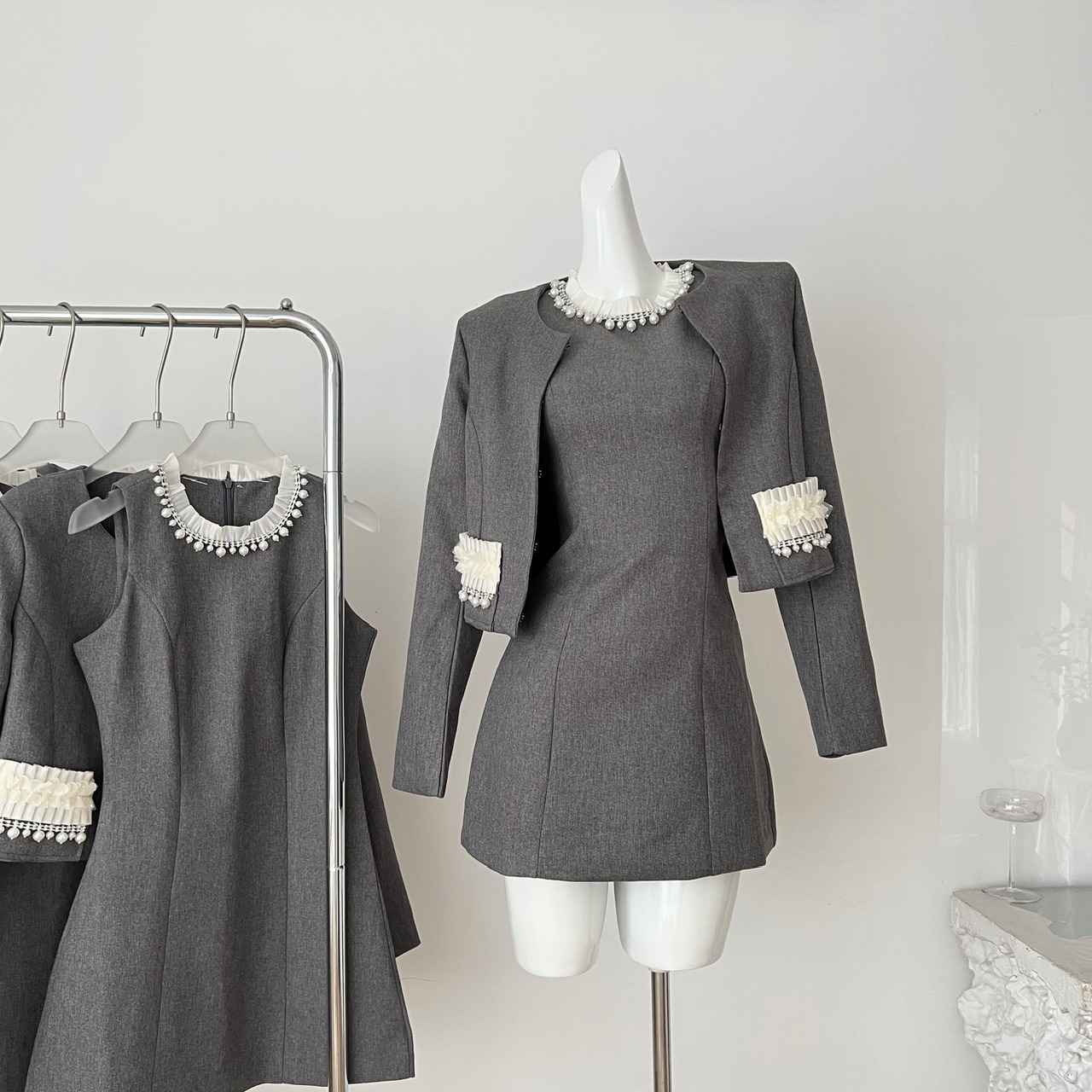 QDQD 富家千金风无袖连衣裙miu系气质A字裙小香风西装外套两件套