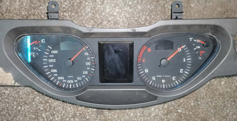 奥迪A6仪表 A3 A4 A5 A6 A7 A8 Q3 Q5 Q7 TTR8仪表 显示屏 表台