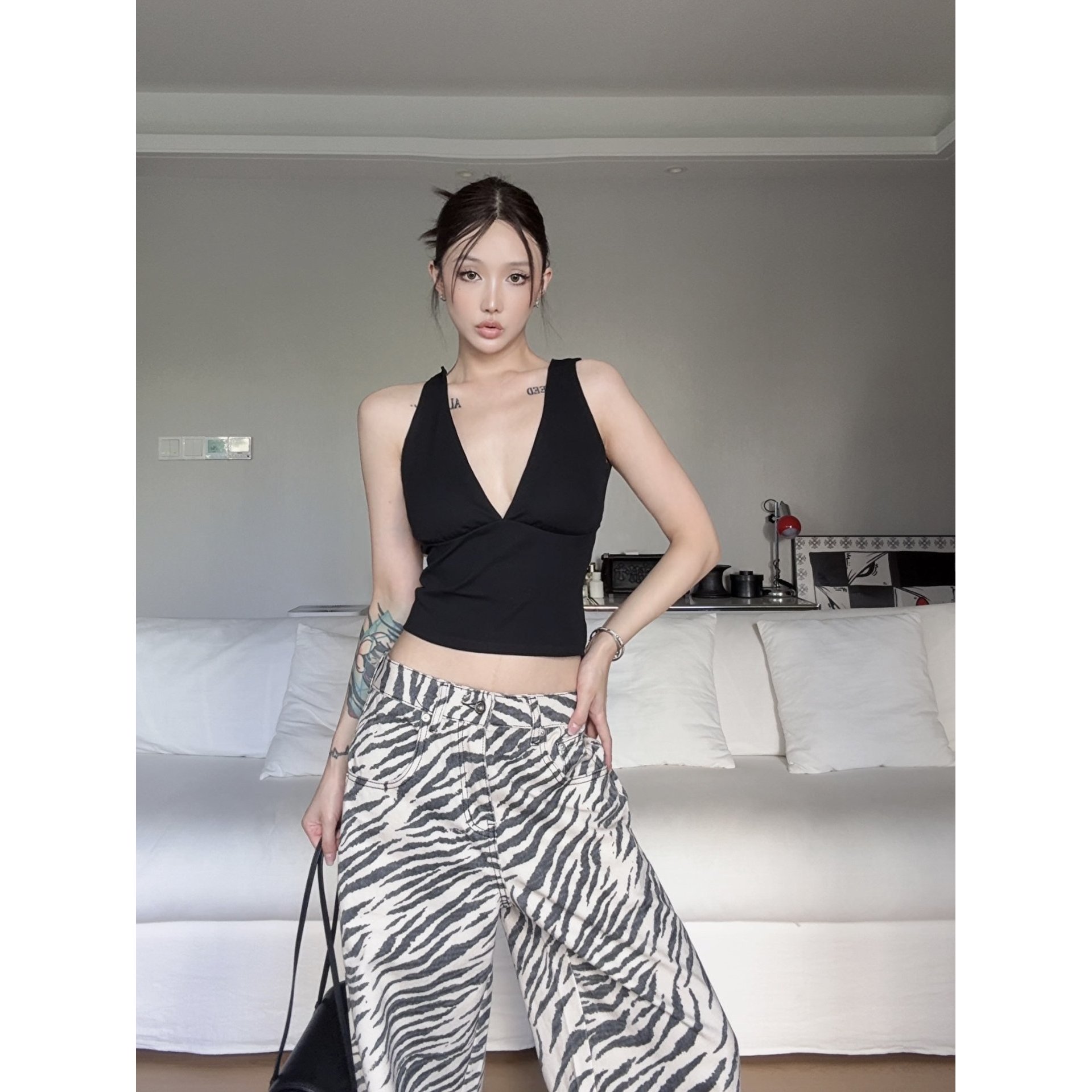 IAMCPLUS 2026AW 性感深V美背带胸垫打底背心