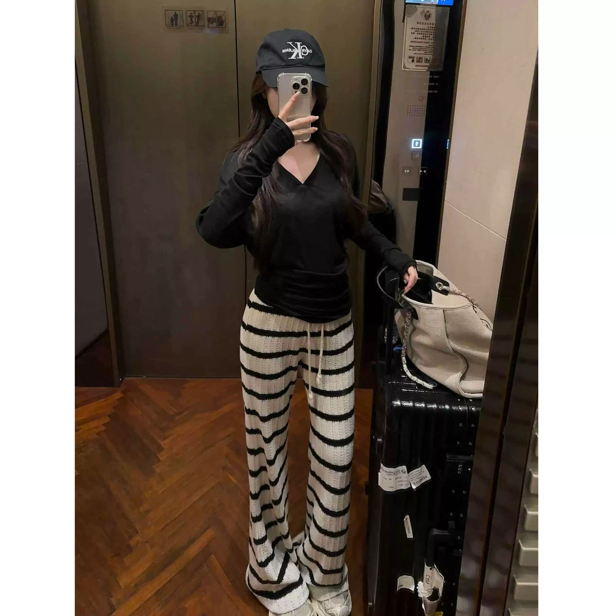 高腰条纹针织微喇裤女春秋2026新款高个子阔腿休闲裤女镂空拖地裤