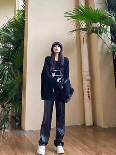 哑光宽松褶皱直筒及地休闲女性裤 2025秋冬高腰窄直筒皮裤 新款