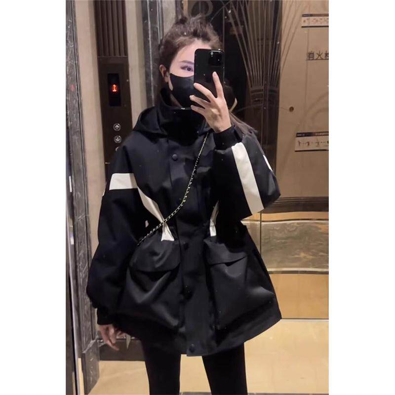 收腰冲锋衣外套女春秋2025新款小个子韩版宽松白鸭绒休闲登山服女