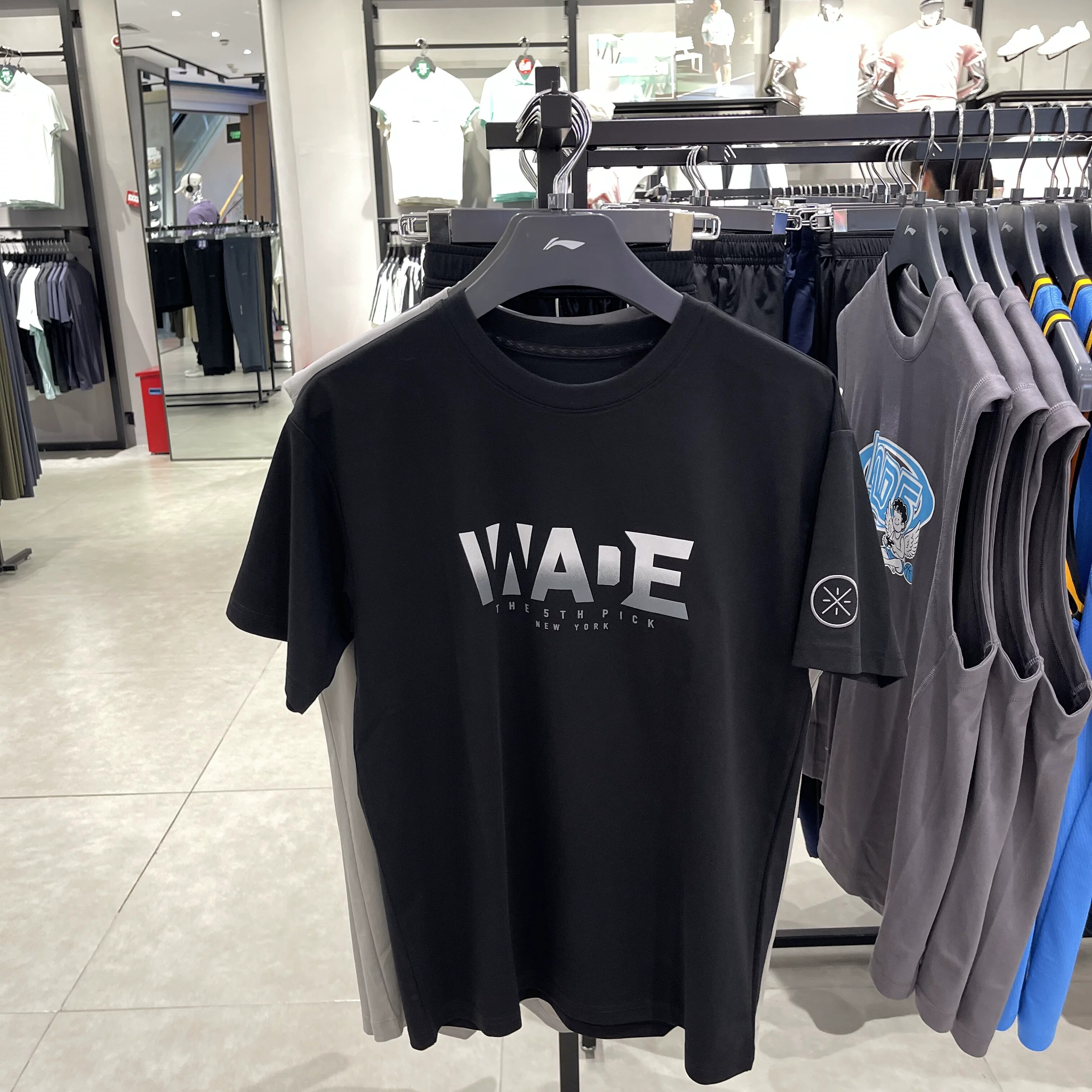 李宁男装运动T恤秋季新款韦德系列凉爽防晒舒适短袖T恤AHSW137