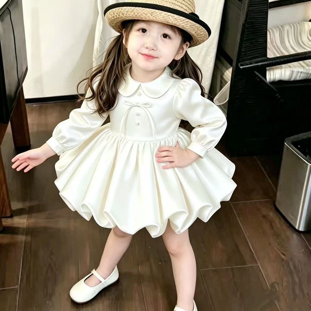 秋季缎面女宝宝生日公主裙图片