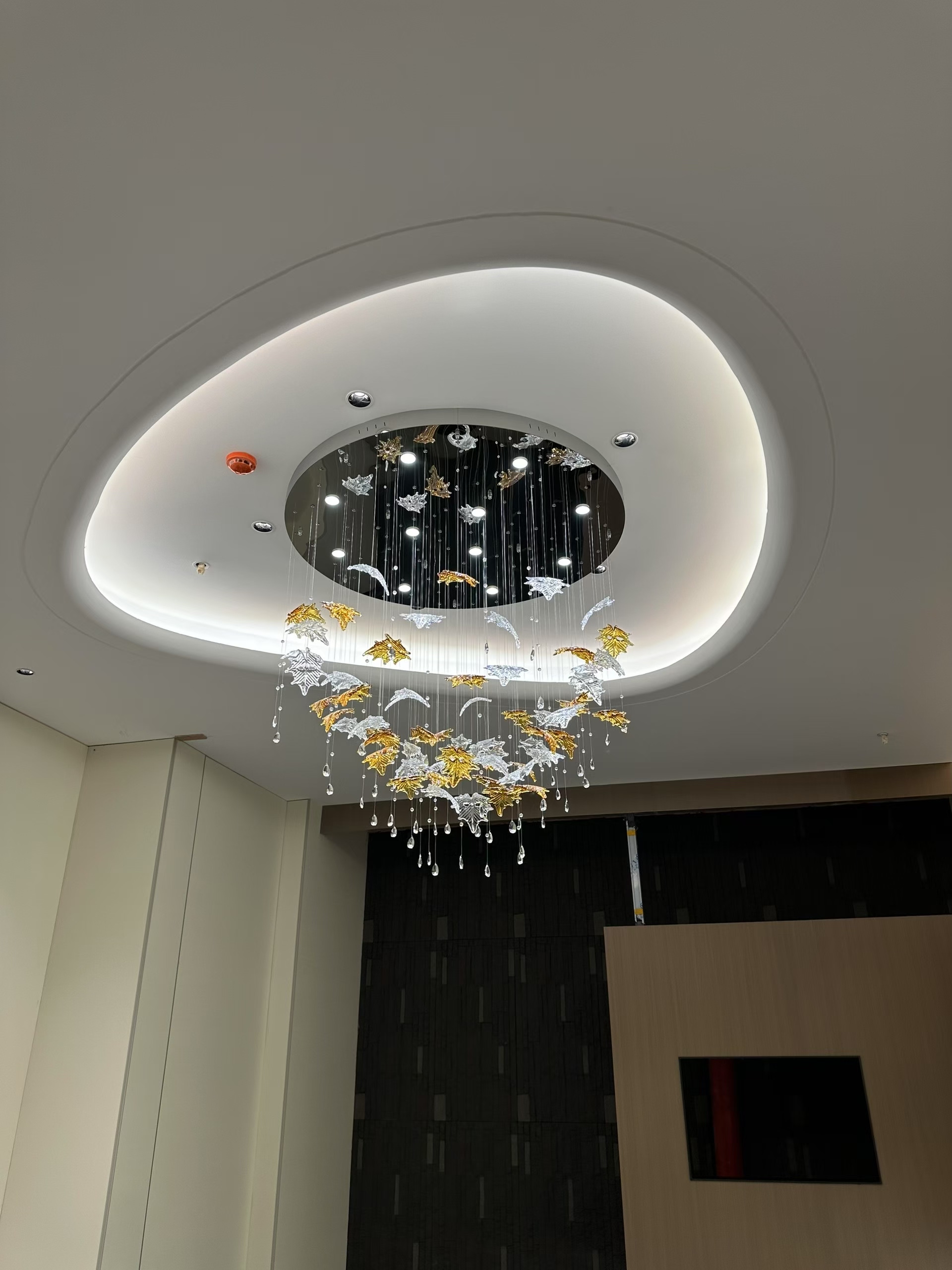 酒店大堂售楼部沙盘大厅枫叶吊灯餐厅定制工程灯创意艺术前台灯具图片