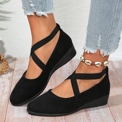 Oversized pointed toe sloping single order shoes大码坡跟凉鞋