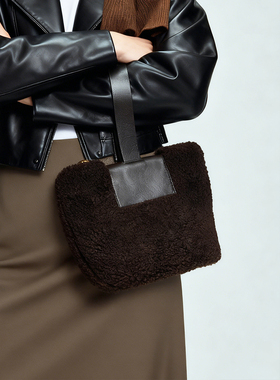 复古毛绒羊皮手提包2026秋冬新款小众手拎包高级感通勤女士手拿包