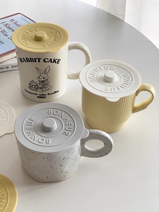 简约软硅胶ins风字母圆形防尘通用马克杯玻璃杯盖子